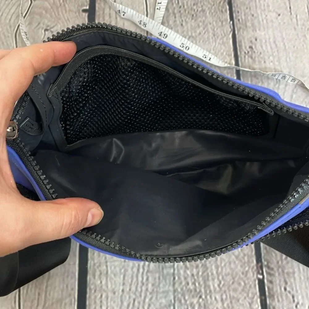 CARAA X ATHLETA CONVERTIBLE POUCH Blue Shoulder Bag